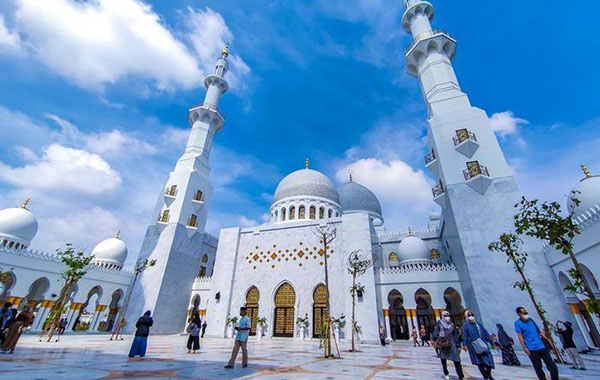 masjid raya sheikh zayed solo